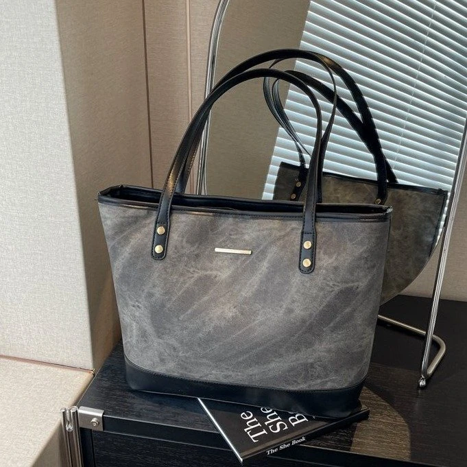 外出大容量包包女2025新款网红小众百搭单肩手提包上课通勤托