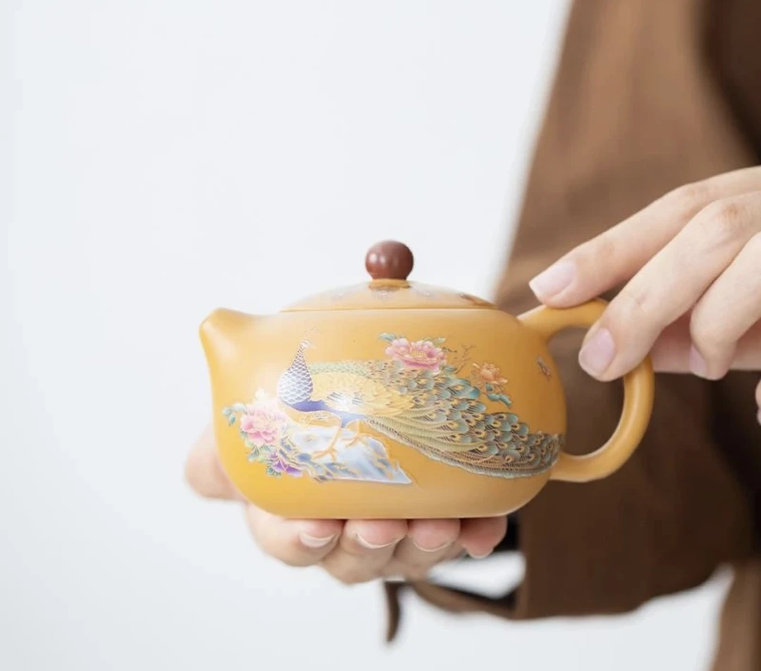 正宗黄段泥短嘴西施孔雀壶G1