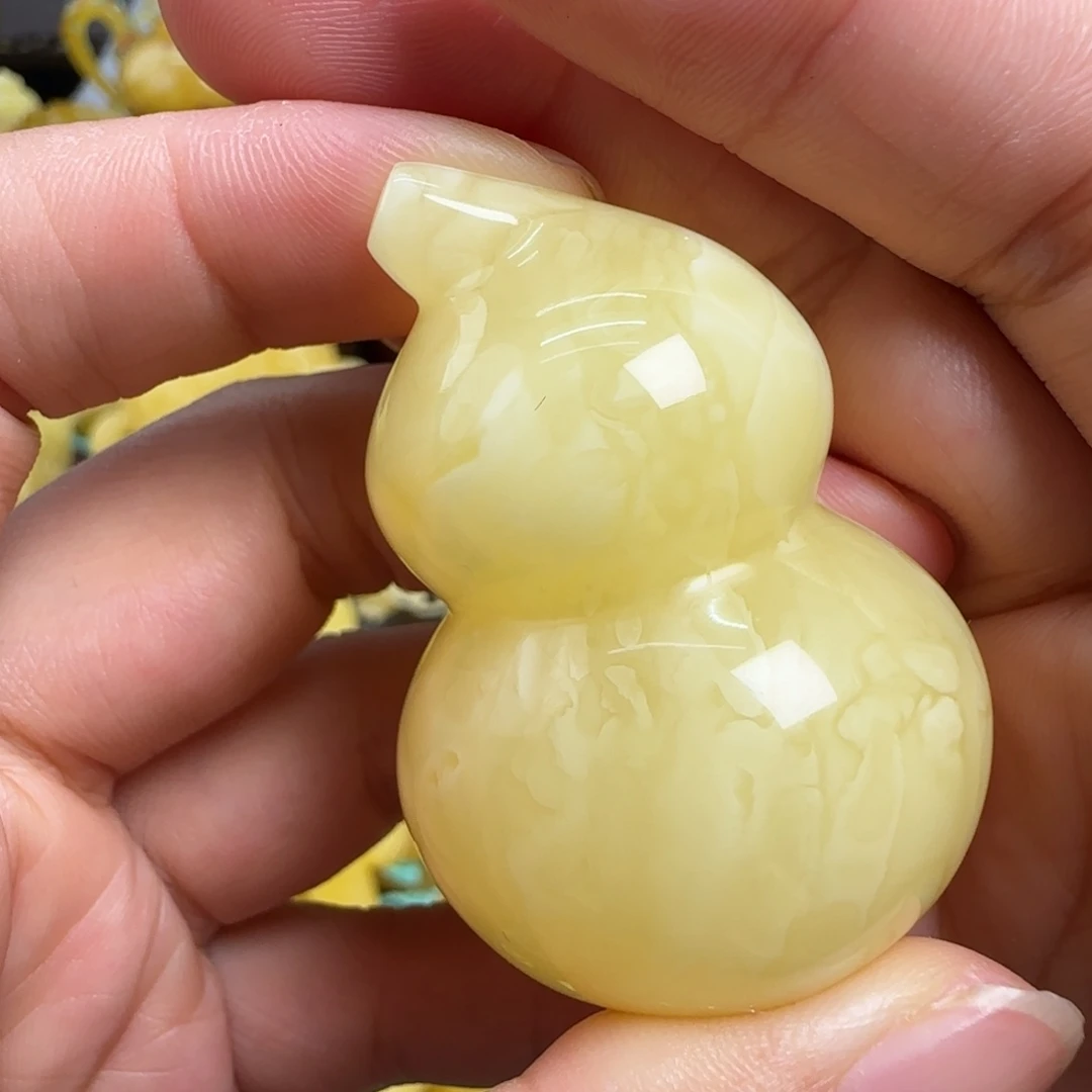 蜜蜡未镶嵌珠宝奇石