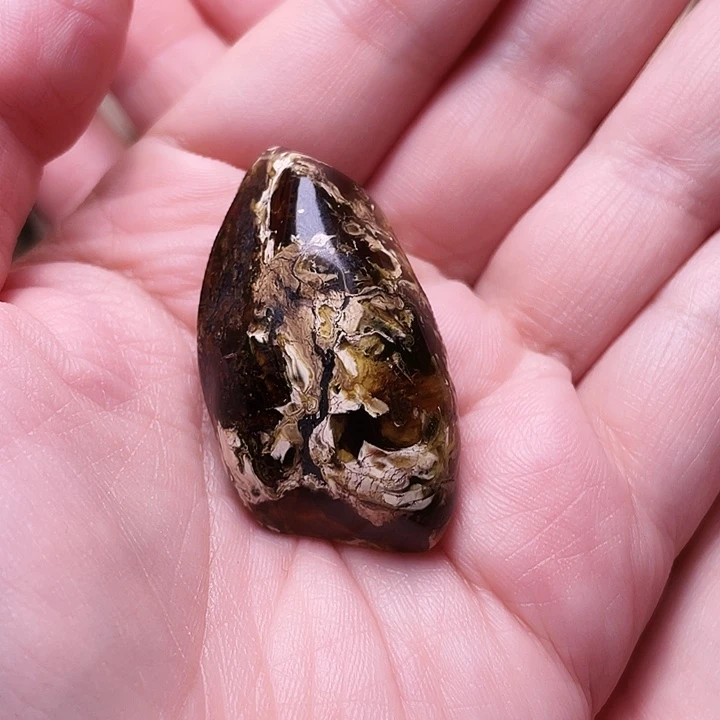 琥珀未镶嵌裸石抚顺琥珀