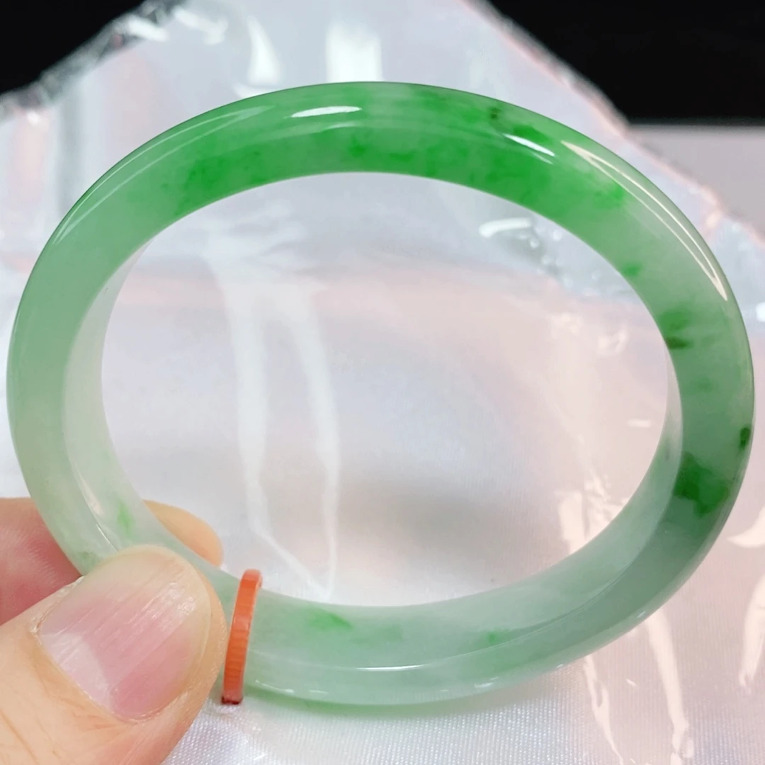 翡翠手镯未镶嵌54圈口贵妃