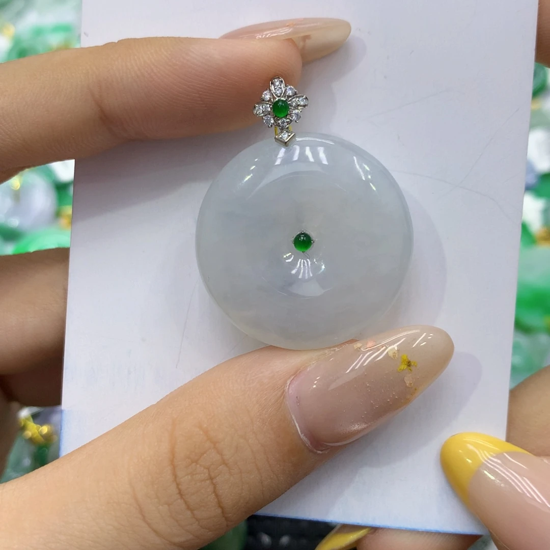 翡翠18K金镶嵌颈饰