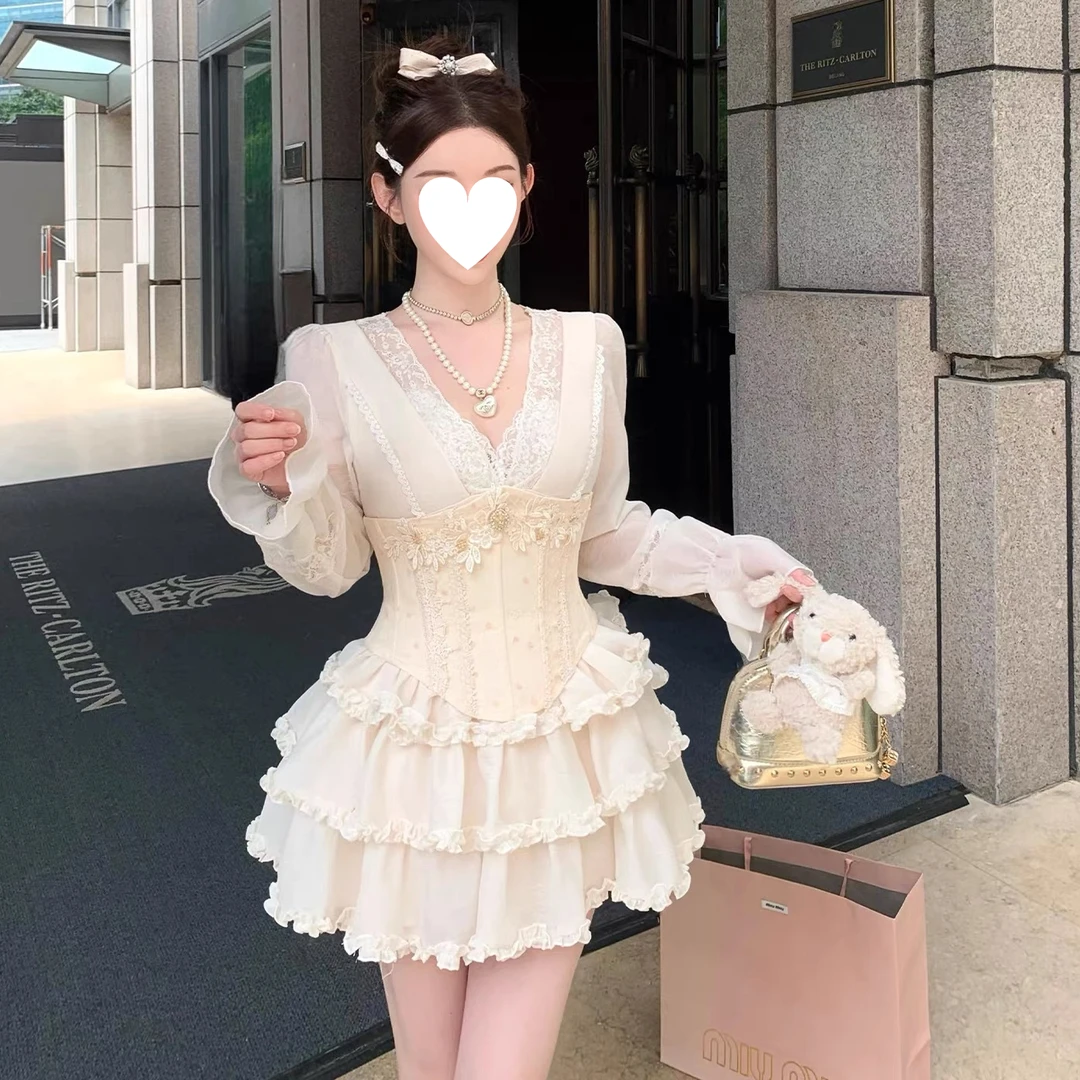 Catyears猫年 茉莉花殿~法式贵气浪漫甜美蕾丝拼接V领连衣裙+腰封