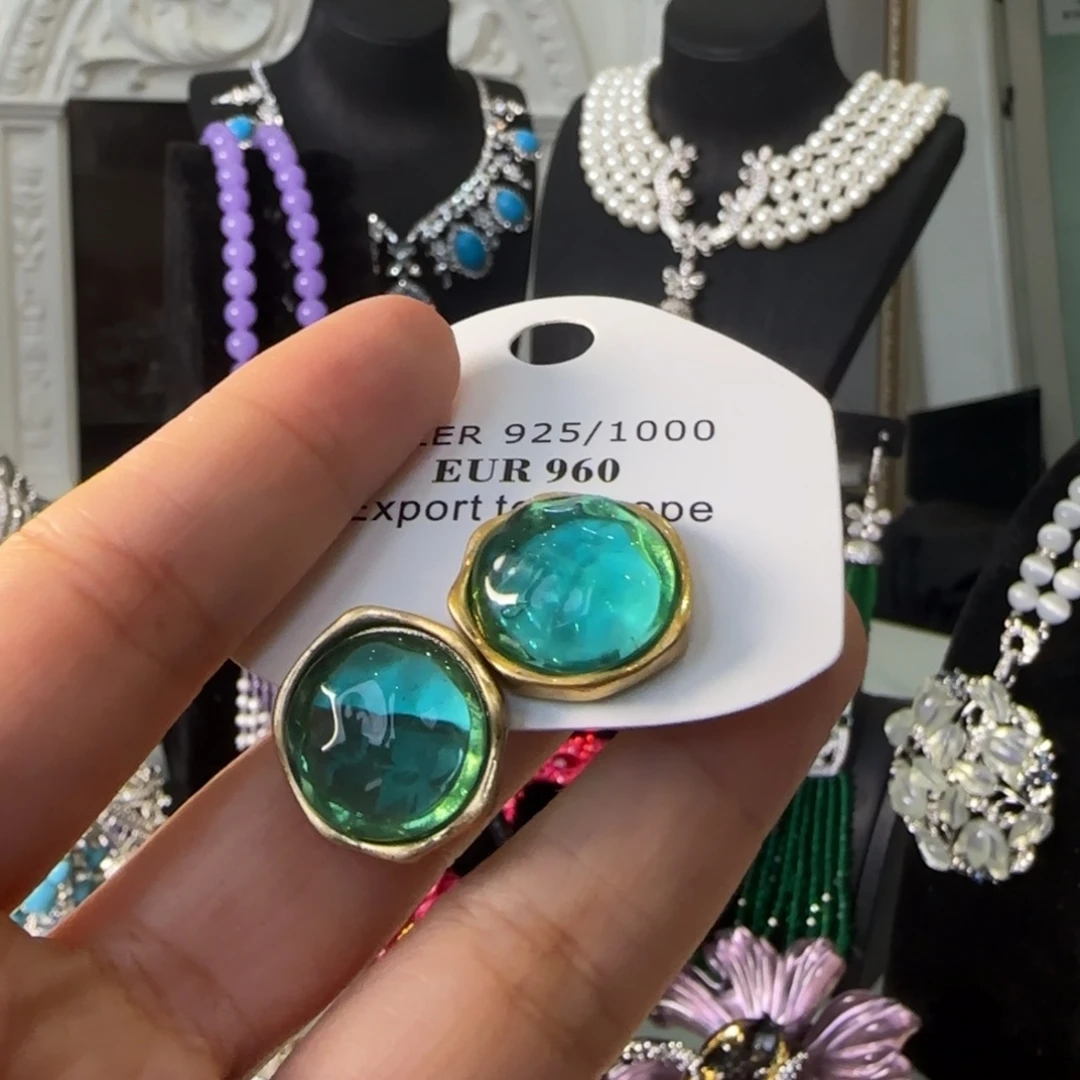 嫣***然琉璃纯铜合金耳饰