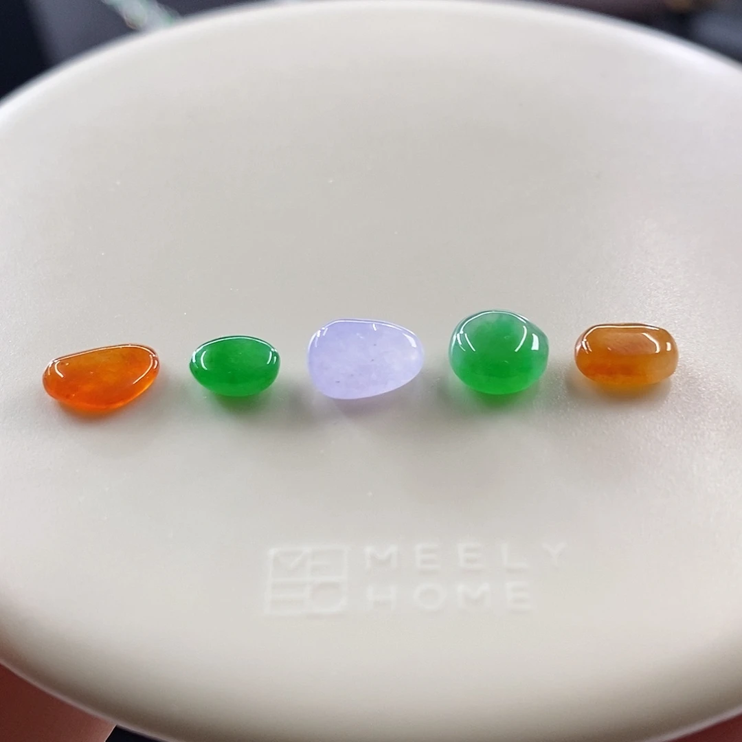 裸石翡翠一手随形
