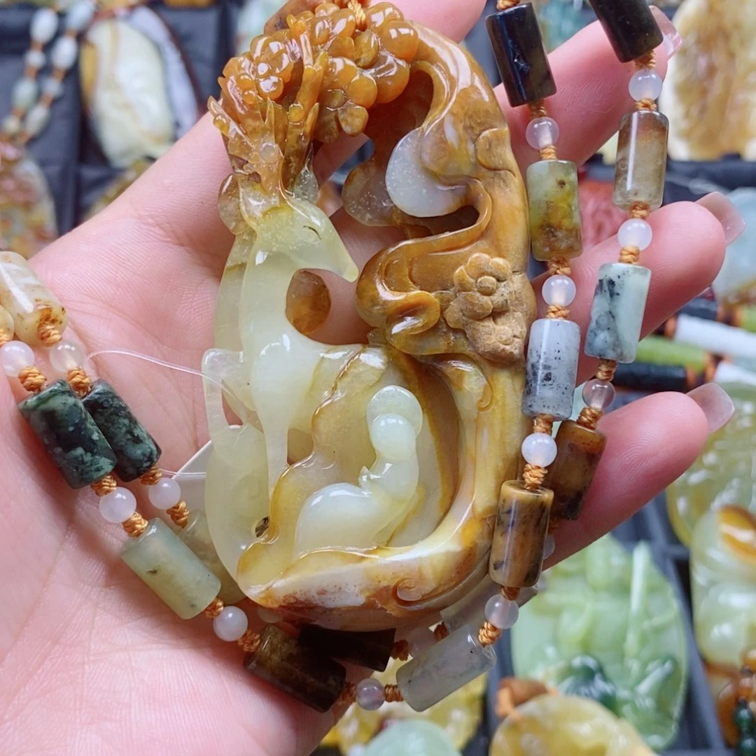 未镶嵌蛇纹石玉颈饰