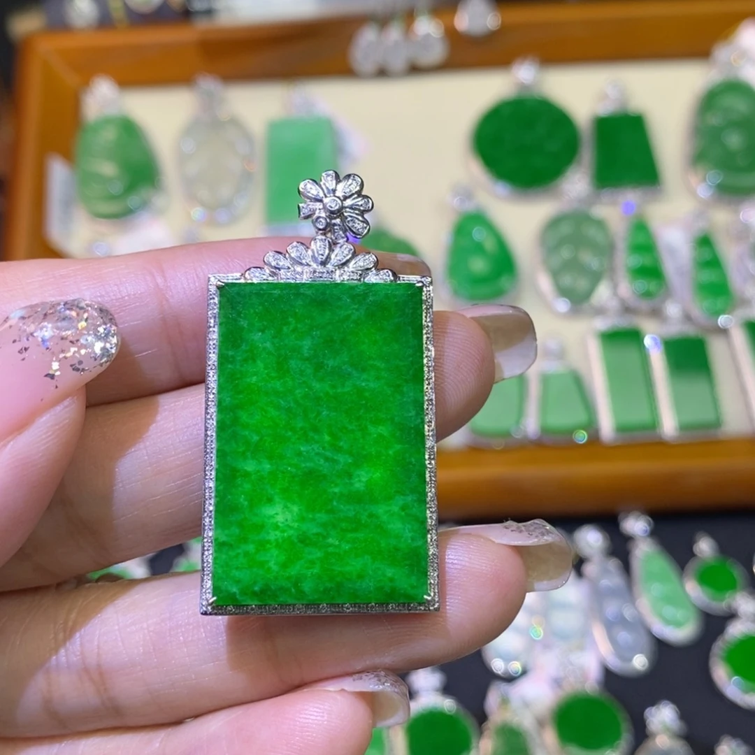 翡翠吊坠(不含链)18K金镶嵌吊坠