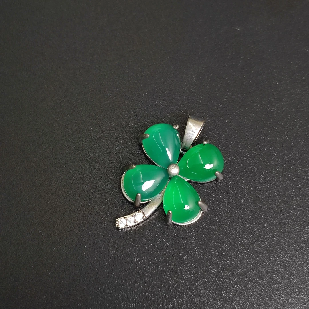 【清仓专属】冰绿满绿玛瑙荧光四叶草吊坠 274