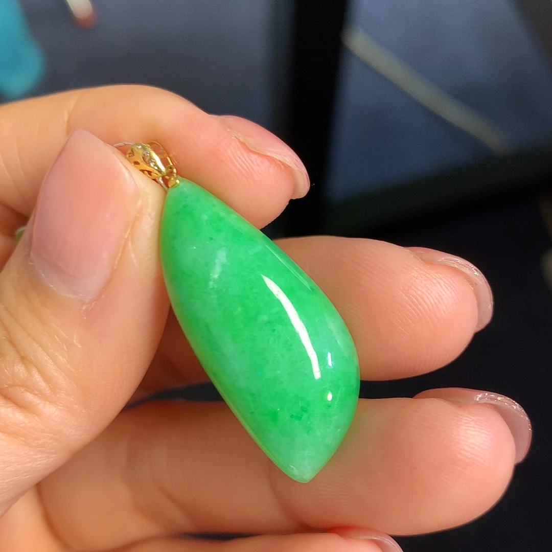 翡翠吊坠(不含链)18K金镶嵌