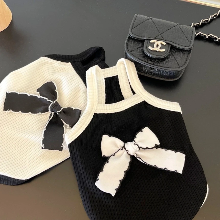 休闲风小香吊带宠物猫狗春夏衣物小型犬约克夏马尔济斯比熊黑白两