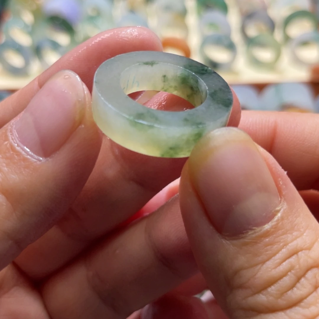 【闪购商品】定制翡翠未镶嵌天然翡翠8-16圈