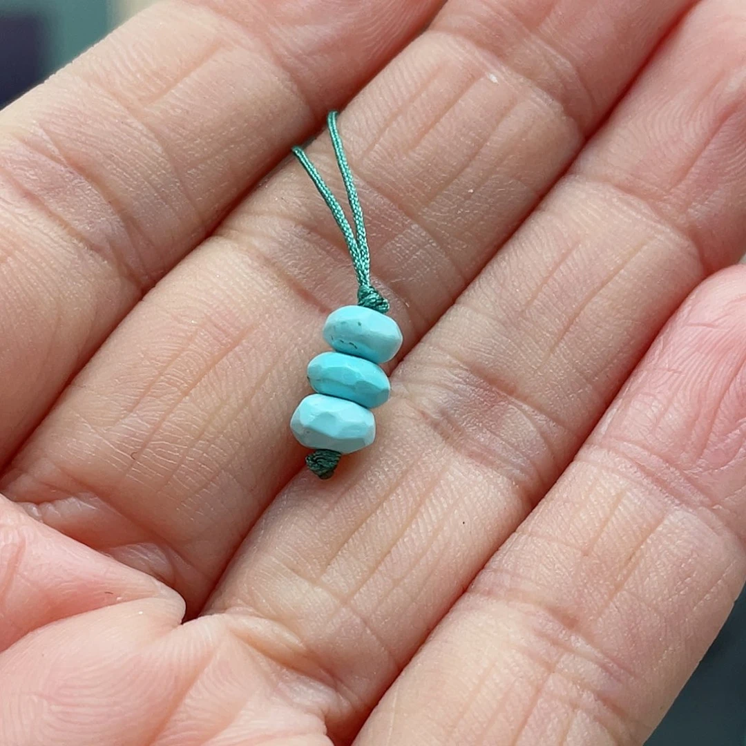 绿松石颈饰未镶嵌