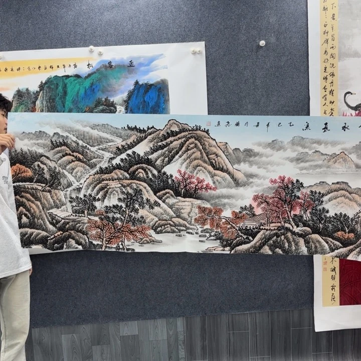 字画等多种形式的艺术作品和