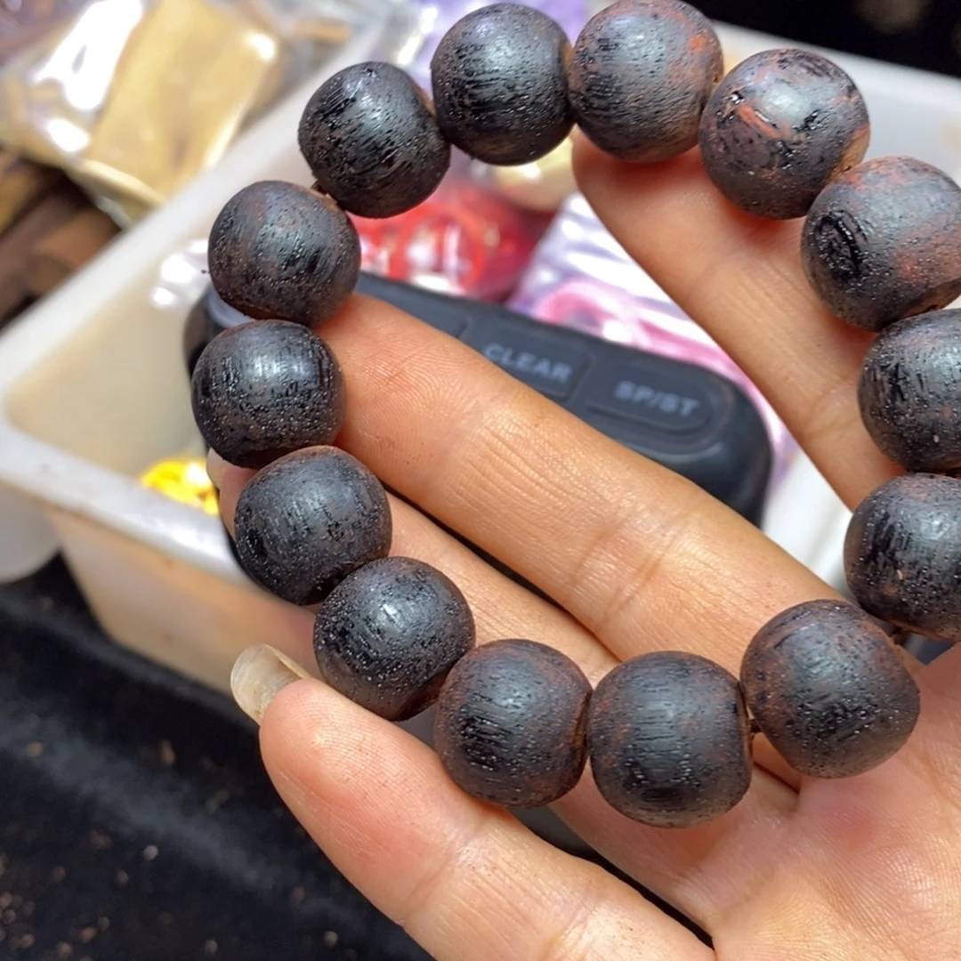木三****言降真香1.5单圈手串一条秒杀