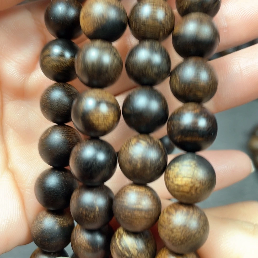 沉香手串白棋瘤疤