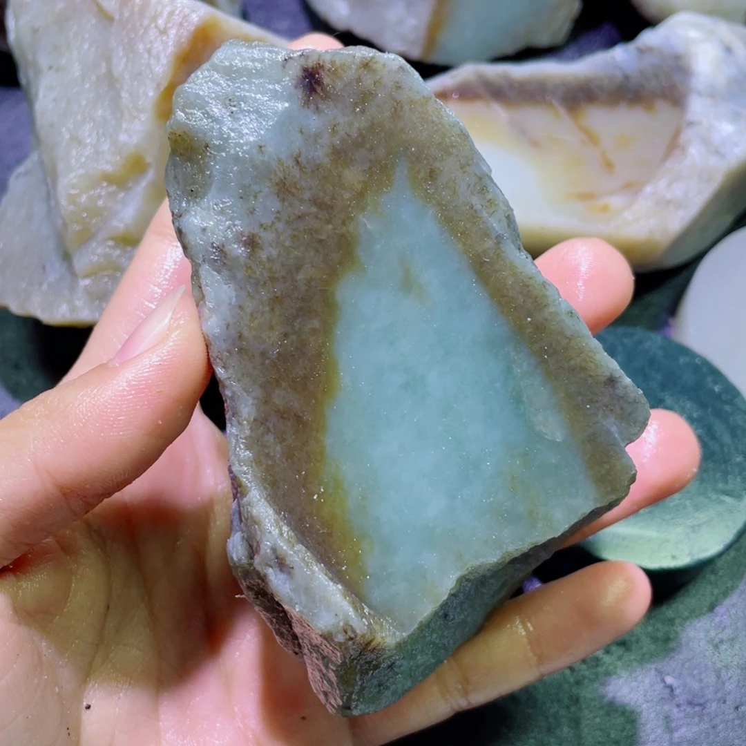 和田玉未镶嵌珠宝半成品