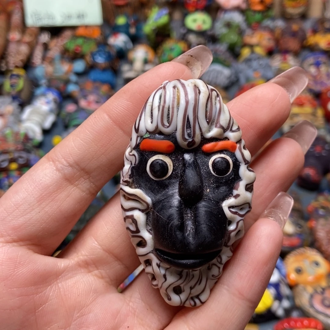 颈饰玻璃印度尼西亚猩猩