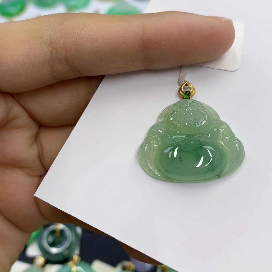 翡翠18K金镶嵌颈饰翡翠