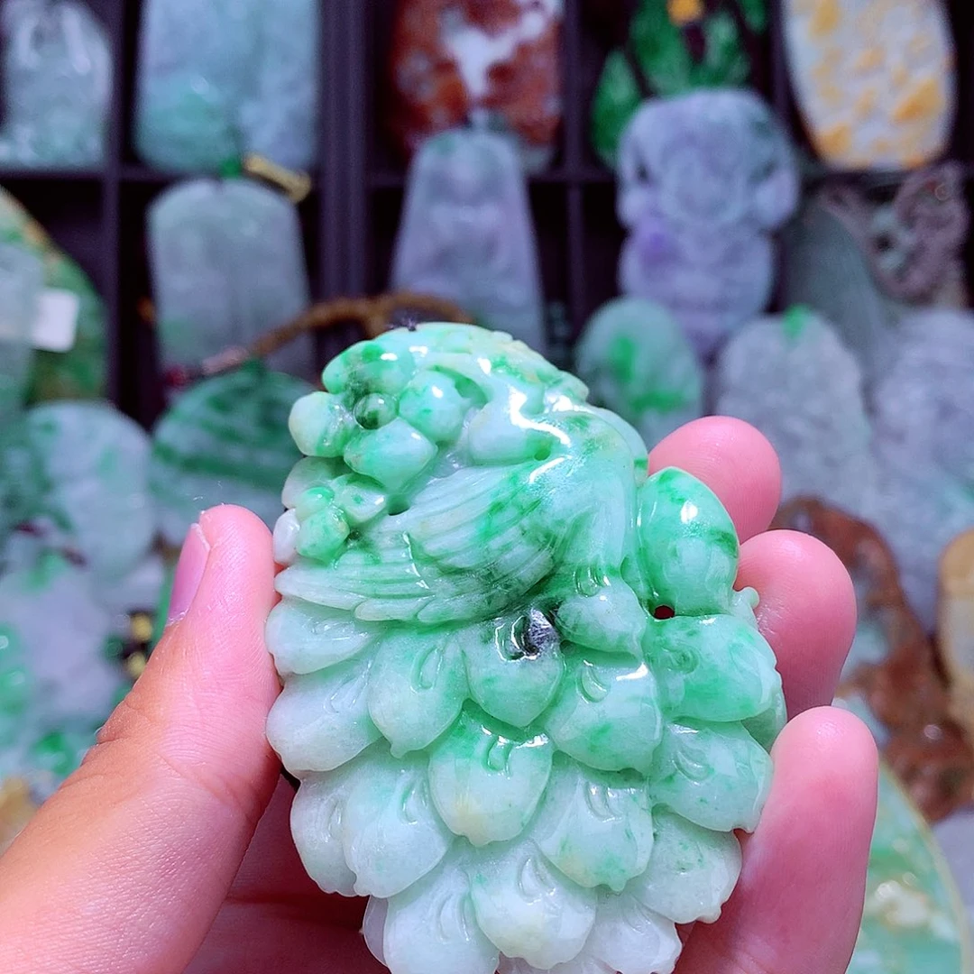 颈饰未镶嵌翡翠天然
