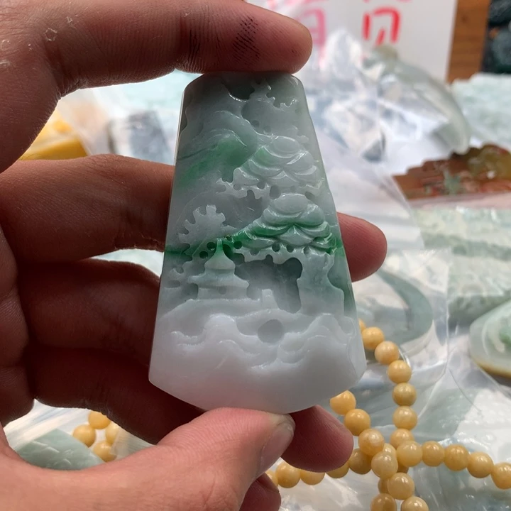 翡翠未镶嵌颈饰保真天然a货翡翠