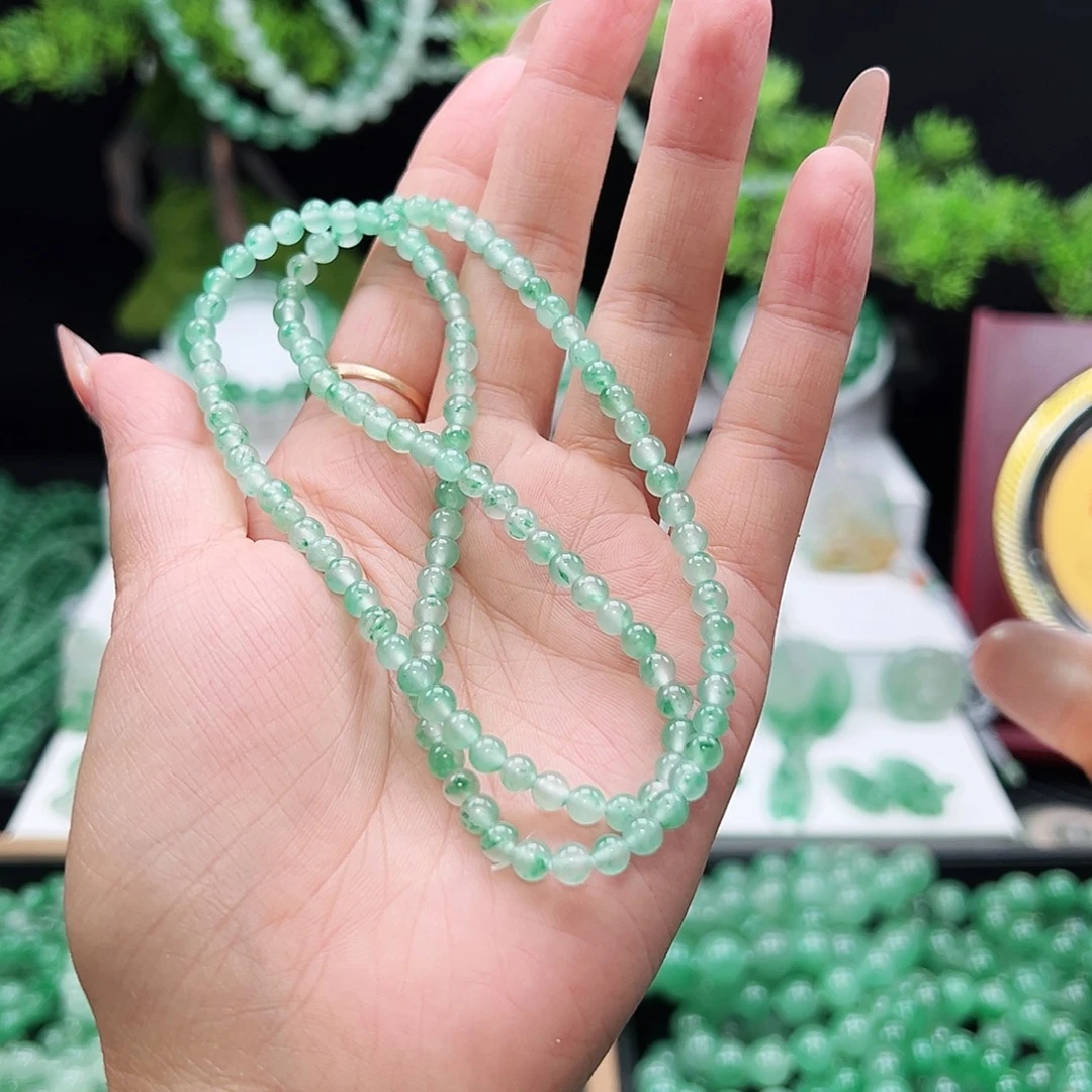 石英质玉（非洲翠）未镶嵌颈饰