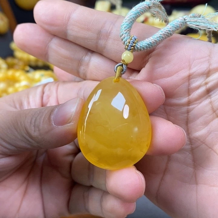 琥珀颈饰未镶嵌吊坠