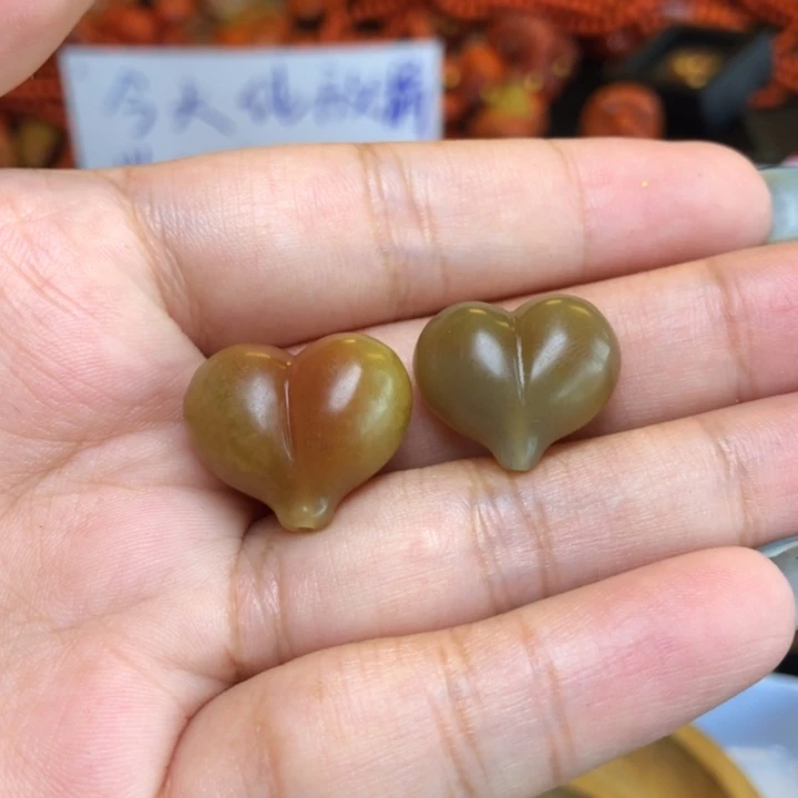 南红玛瑙未镶嵌吊坠(不含链)刘**！