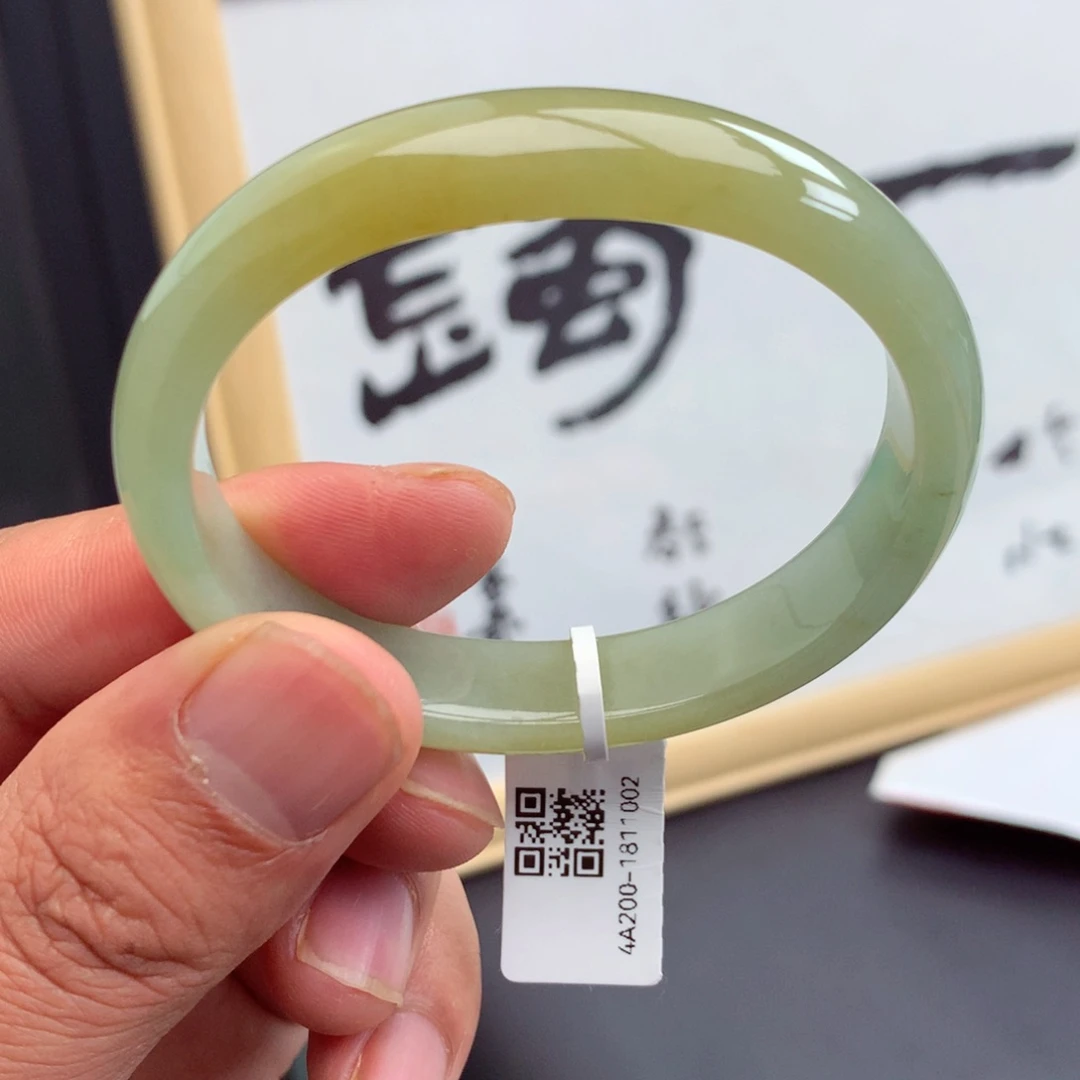 翡翠手镯未镶嵌缅甸翡翠