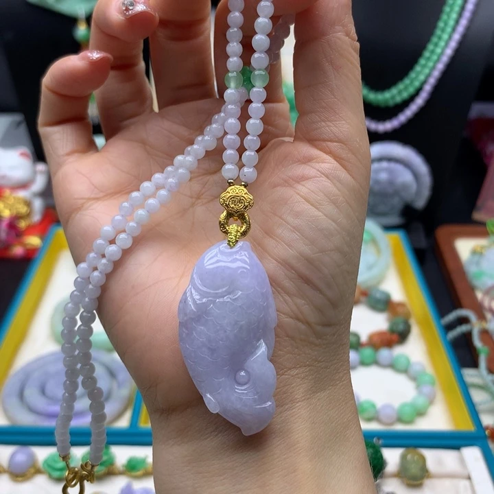 翡翠未镶嵌颈饰翡翠鱼