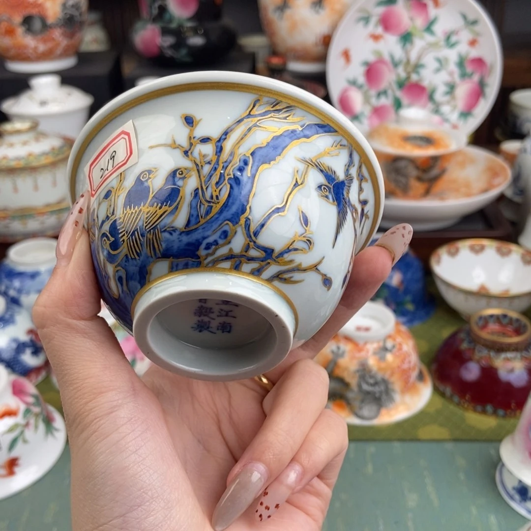 陶瓷的的设计师是一个