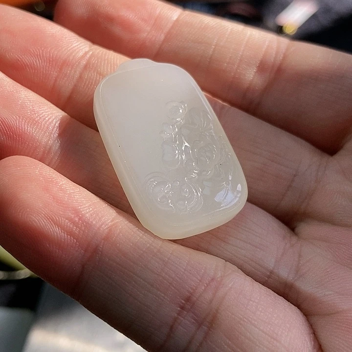 和田玉颈饰未镶嵌T**G