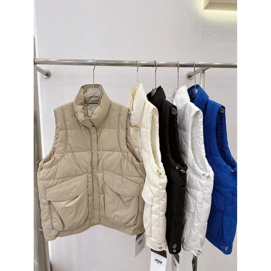 9381四色方兜棉马甲