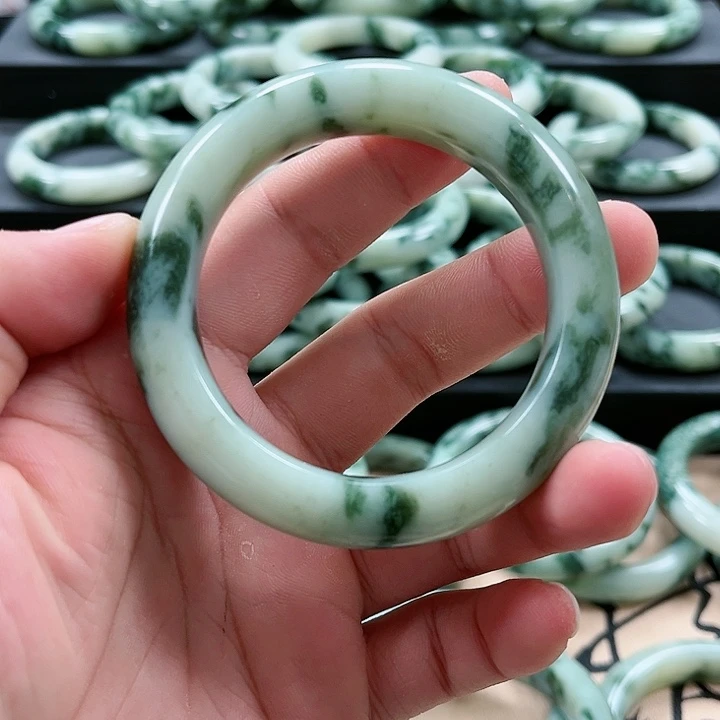 【闪购商品】透闪石-蛇纹石玉手镯未镶嵌千**缘