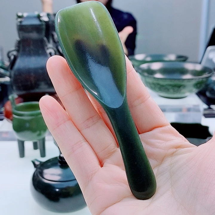 和田玉（青玉）未镶嵌把件