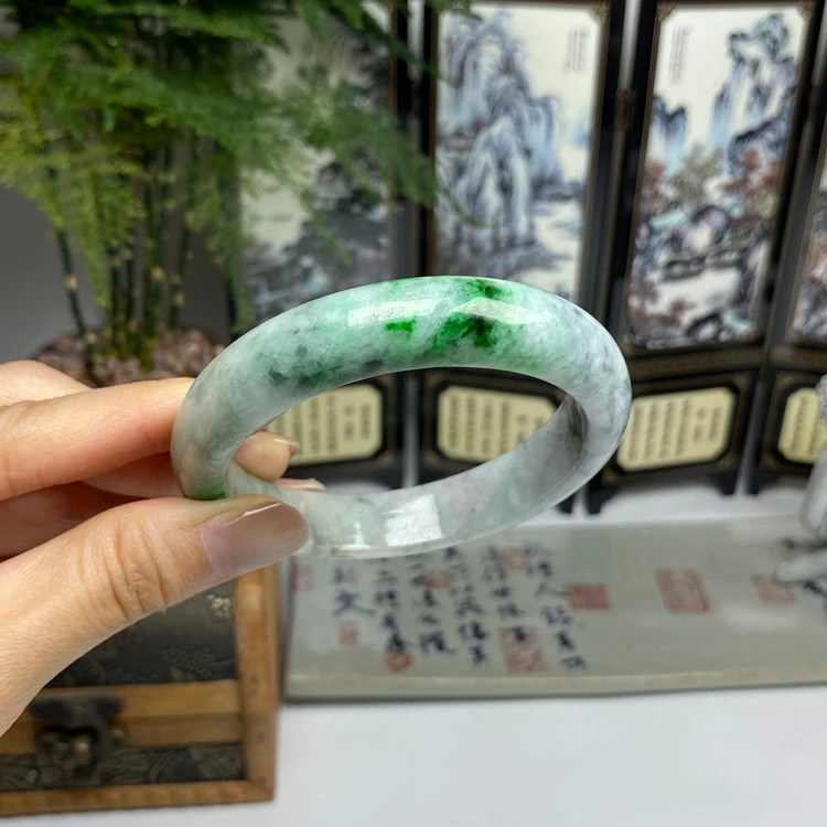 59.4飘绿带乌鸡复古正圈手镯 天然翡翠A货手镯