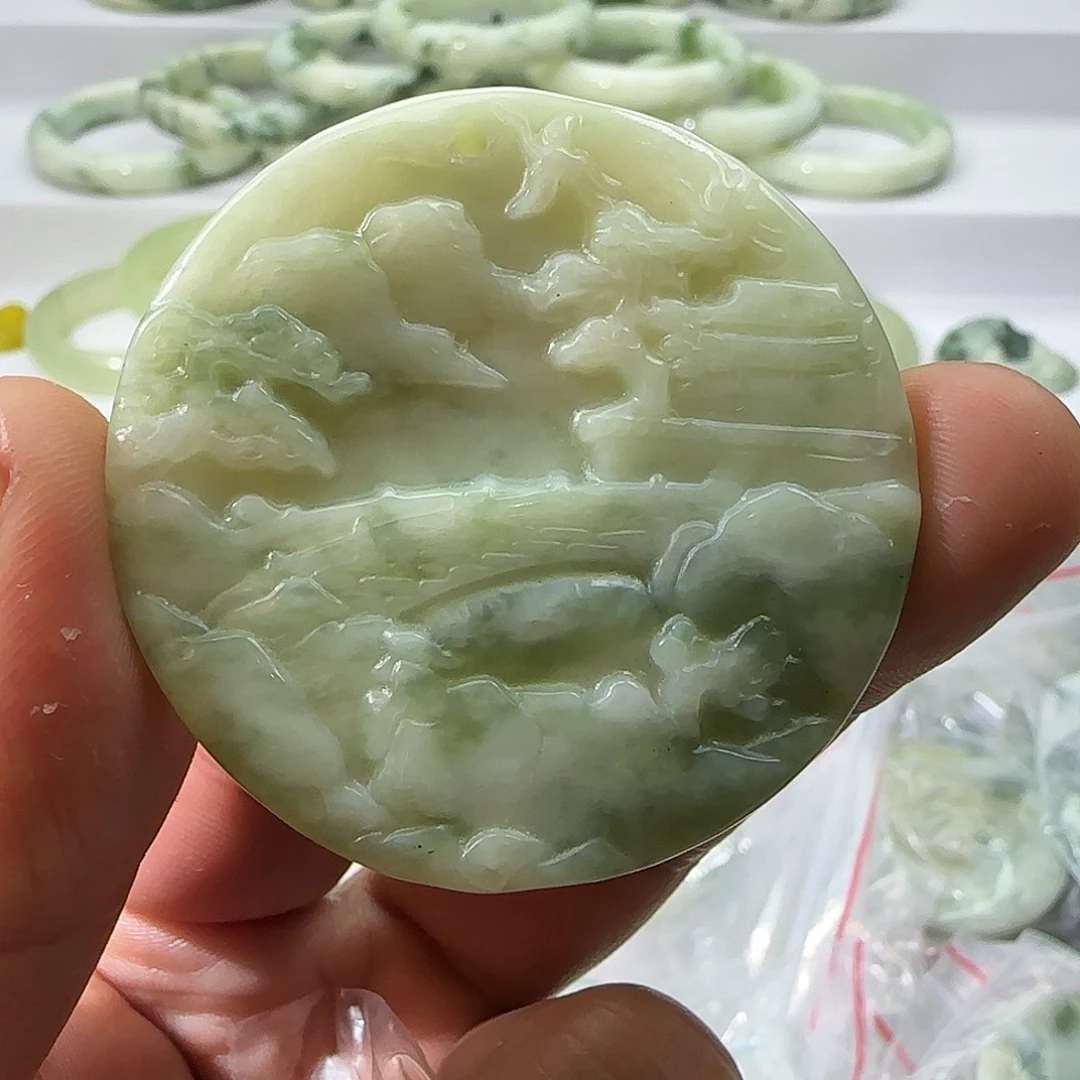 蛇纹石玉未镶嵌颈饰