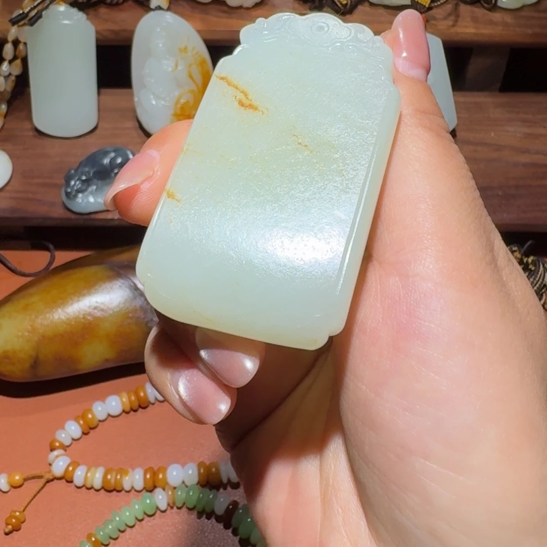 和田玉未镶嵌车挂