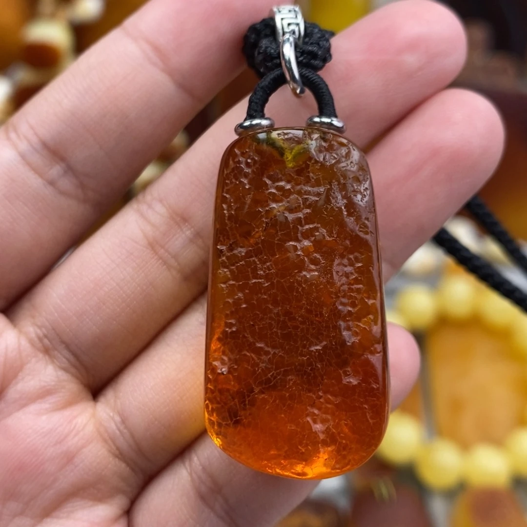 琥珀吊坠(赠链)未镶嵌