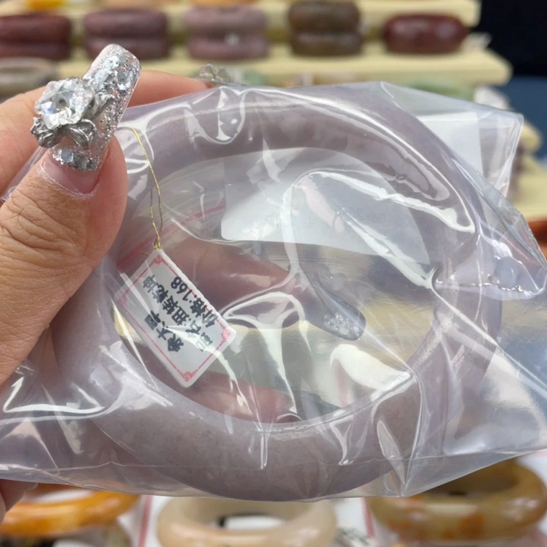 【闪购商品】石英岩玉手镯未镶嵌啊*_
