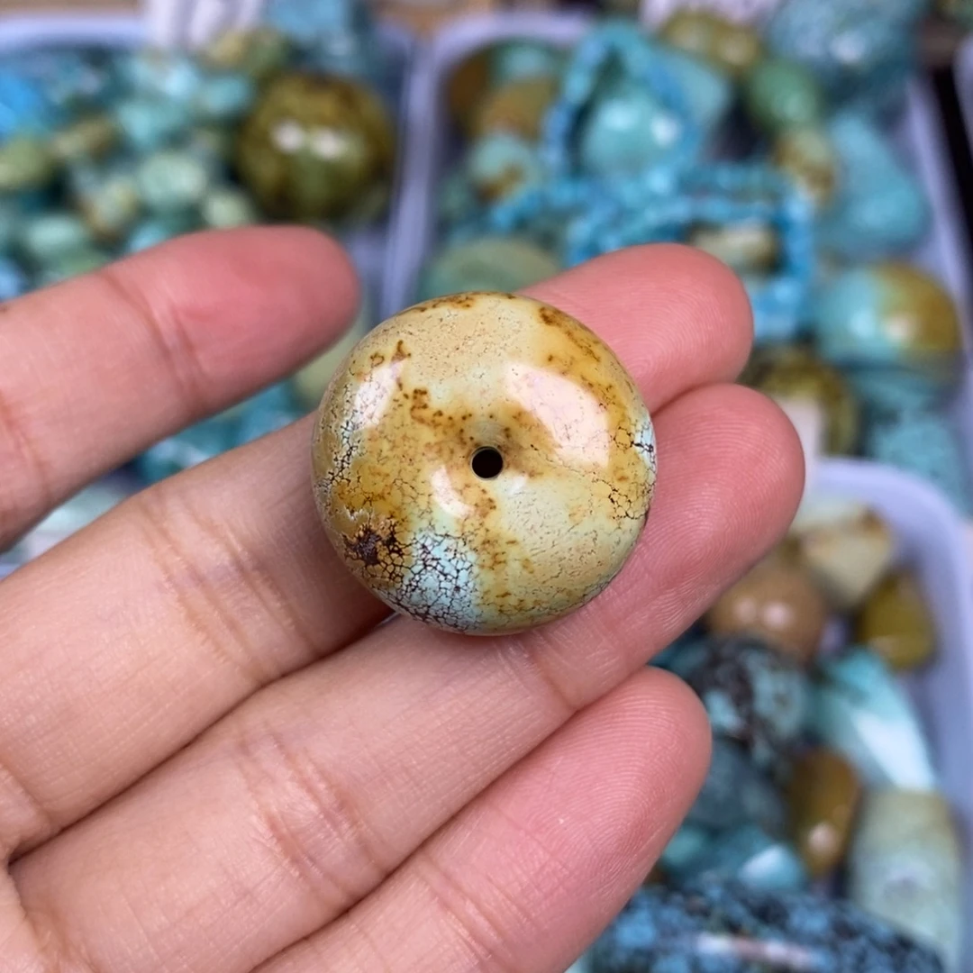 绿松石未镶嵌颈饰