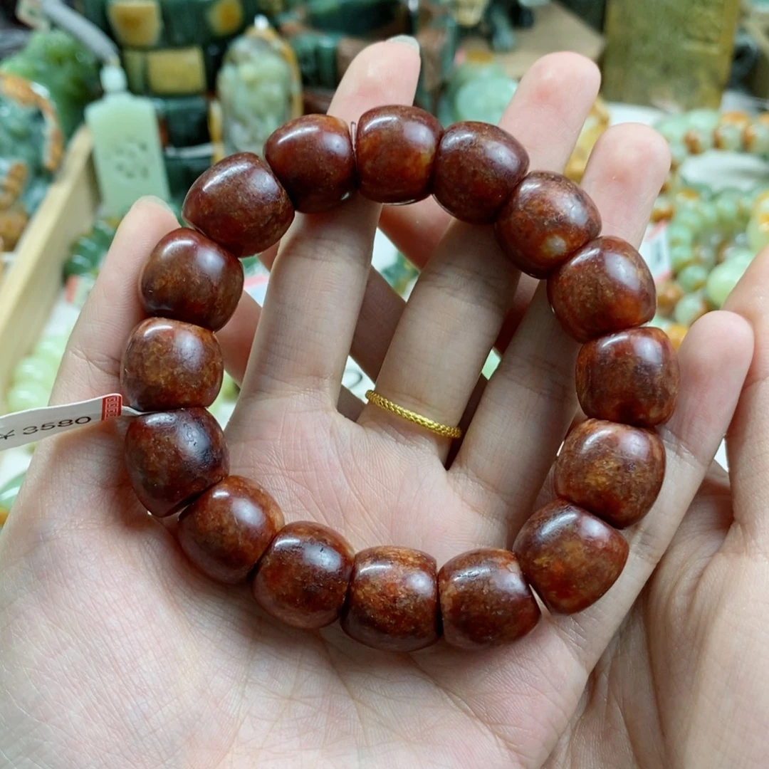 透闪石质玉手串未镶嵌漠**踪