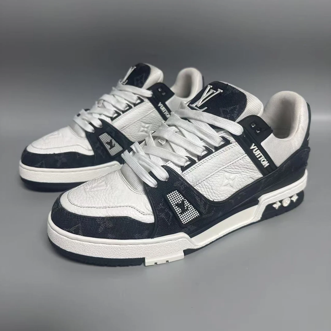 90新 LouisVuitton/路易威登 Trainer黑白牛仔 男士 41码 zzg1807
