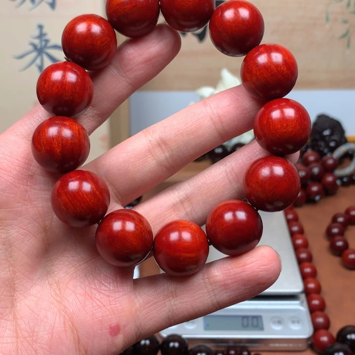 鸿***一檀香紫檀（小叶紫檀）