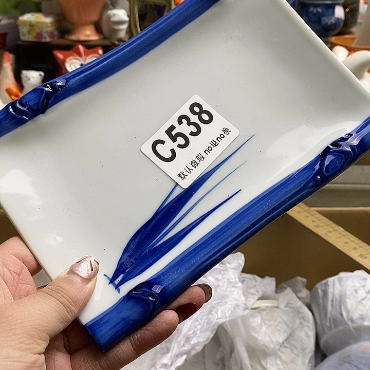 紫砂茶杯简**皂我们在外面吃东西吃到吐