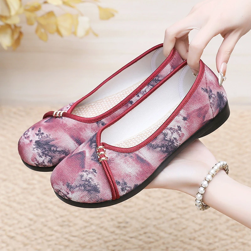 春款老北京布鞋女刺绣软底休闲鞋一脚蹬舒适民族风汉服鞋绣花鞋