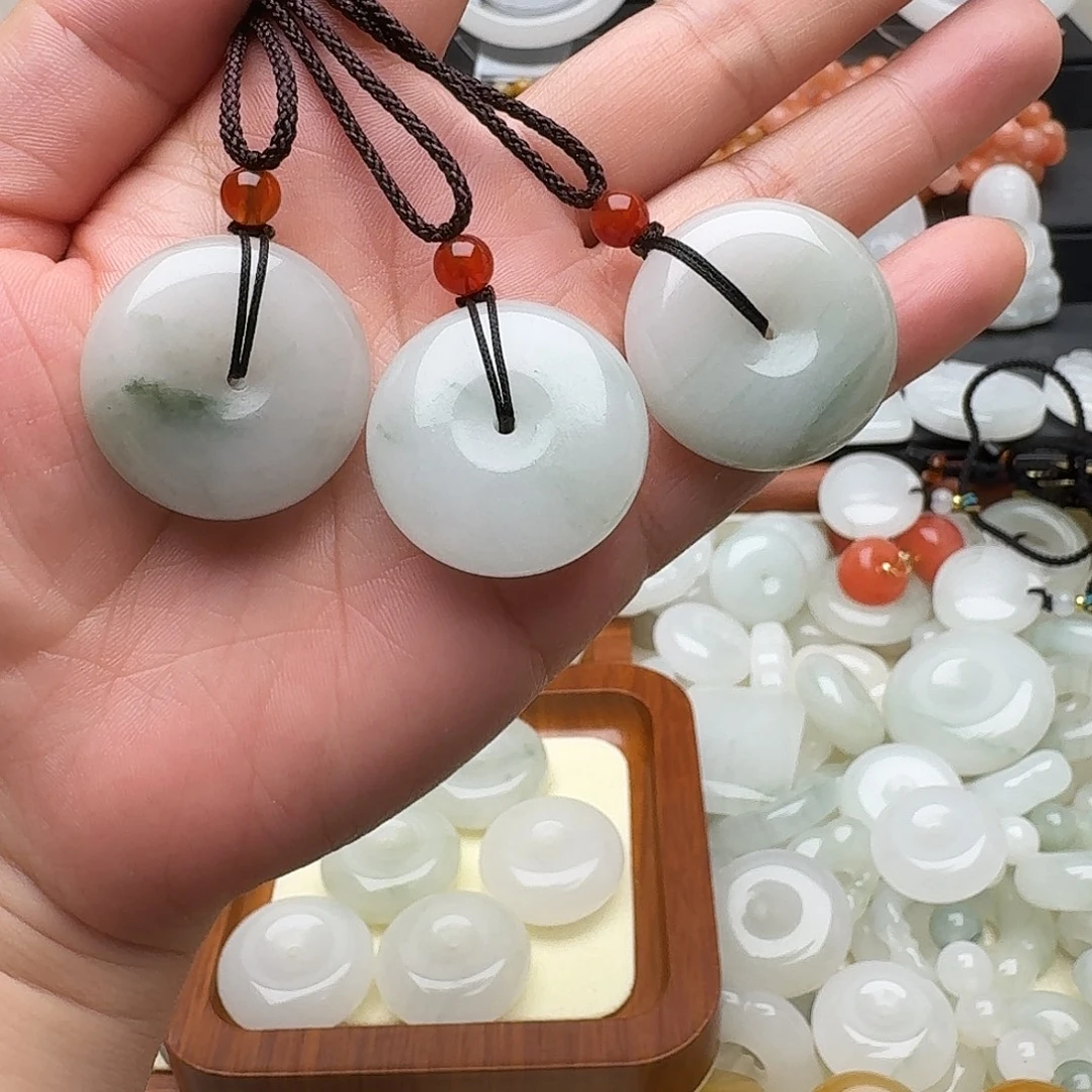 石英质玉未镶嵌颈饰28尺寸平安扣