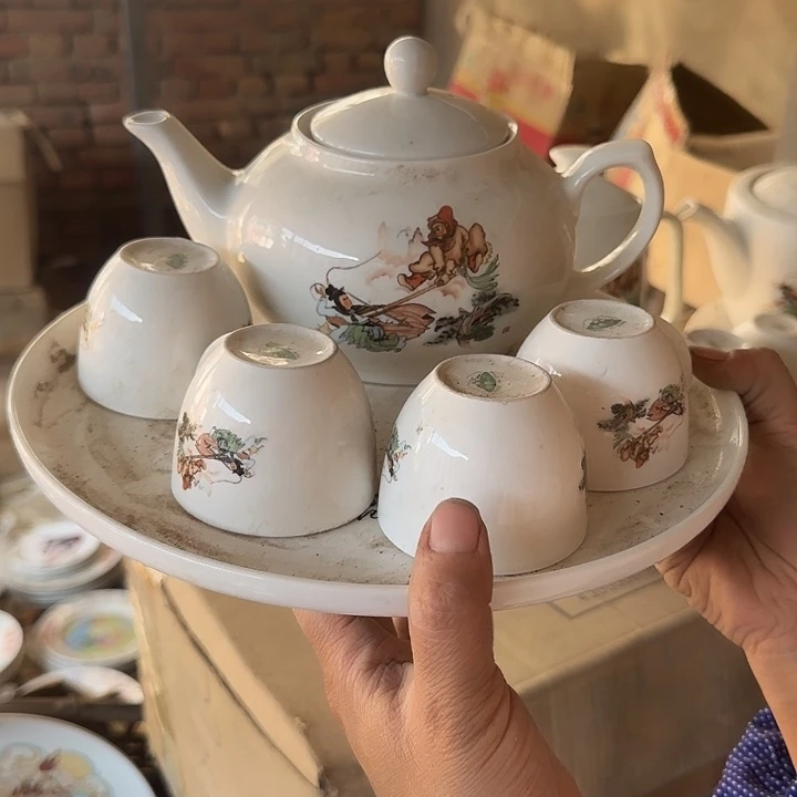 库存微瑕三打白骨精多空茶壶一套容量800
