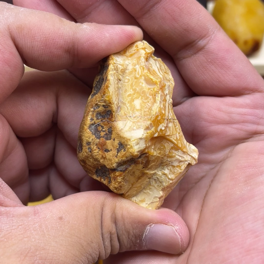 魏***风定制蜜蜡未镶嵌原石