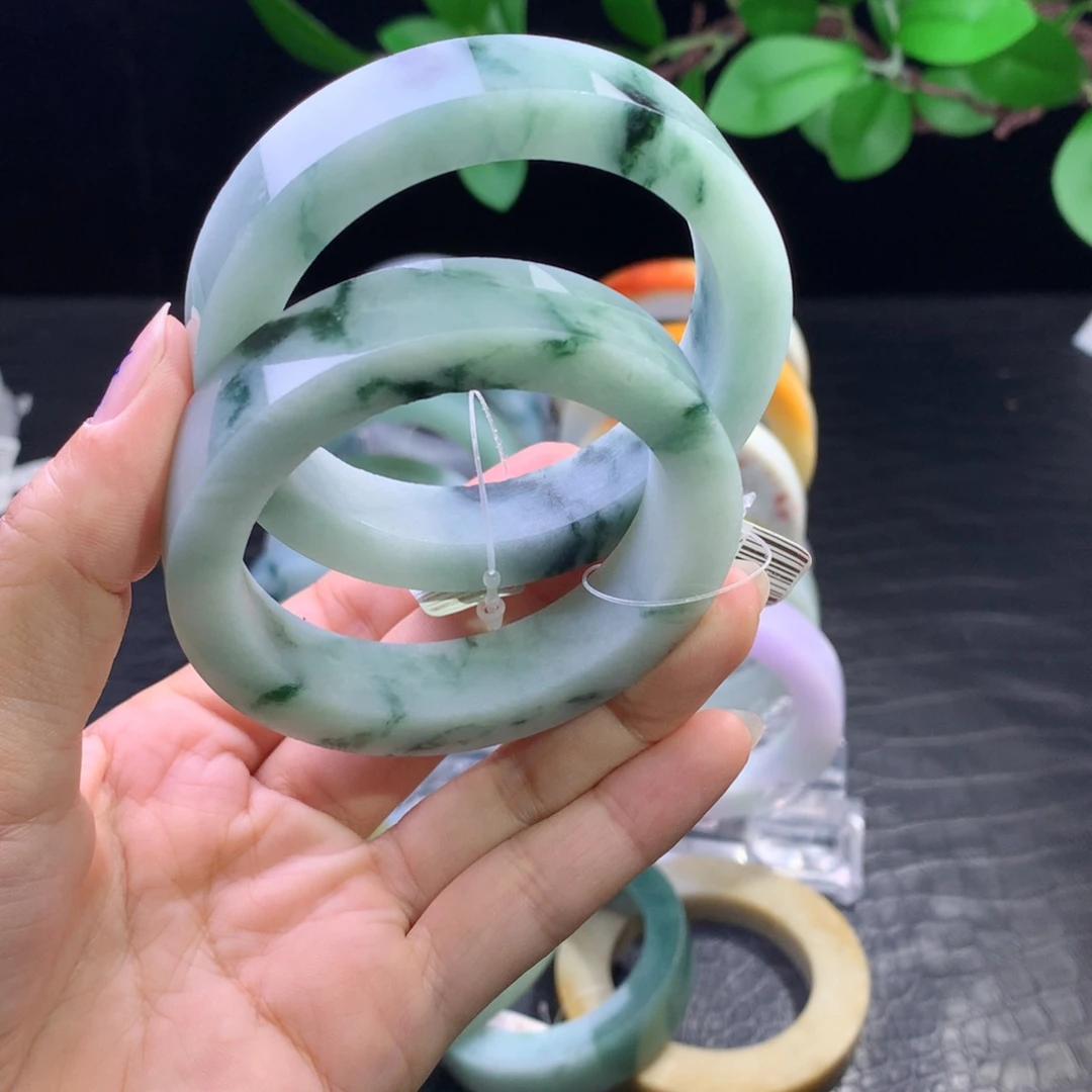 定制翡翠未镶嵌手镯