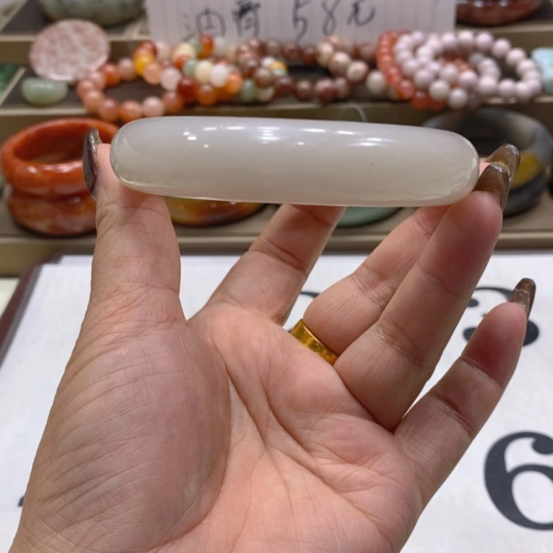 【闪购商品】未镶嵌手镯石英质玉